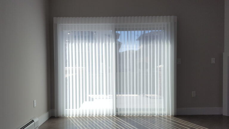 sheer shadings in a Tri-State living room, made to measure