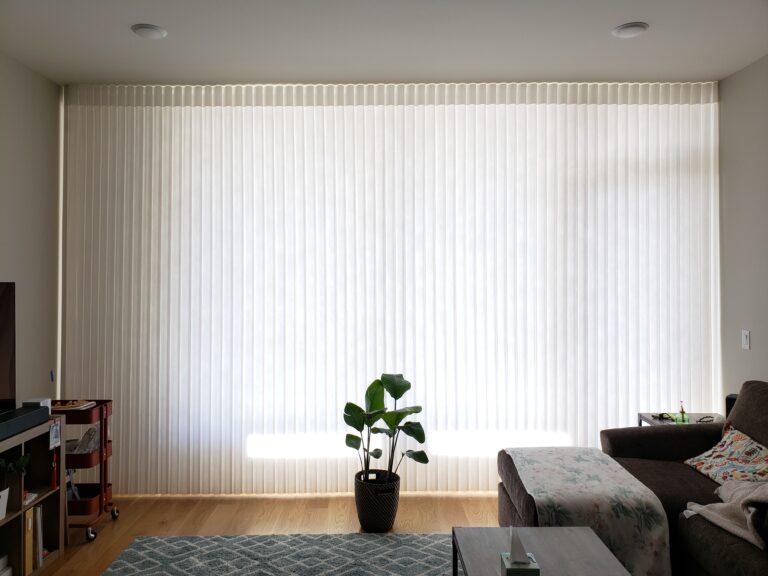 sheer shadings in a Tri-State living room, made to measure