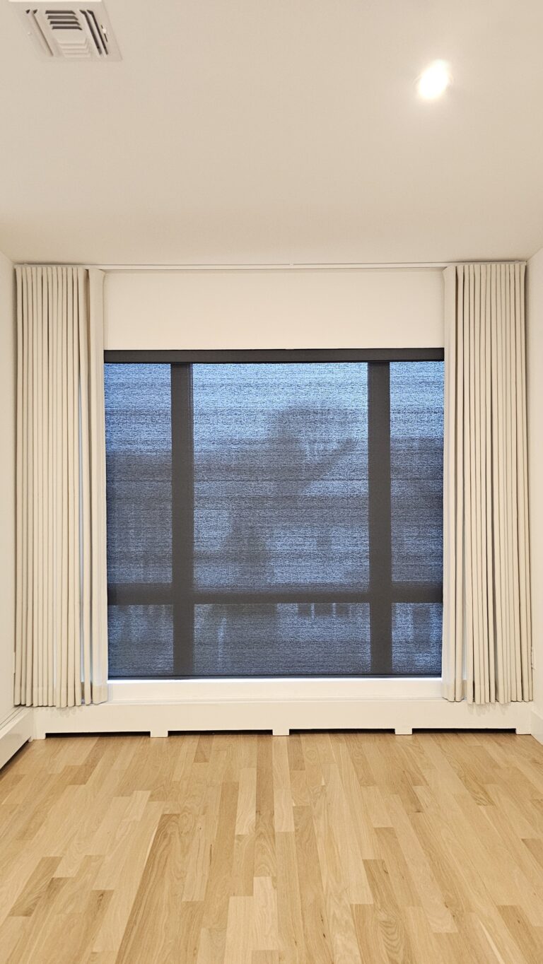 vertical blinds in a Tri-State living room, made to measure