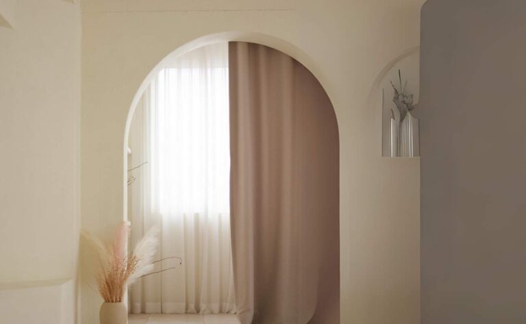 Modern vs Traditional Curtains